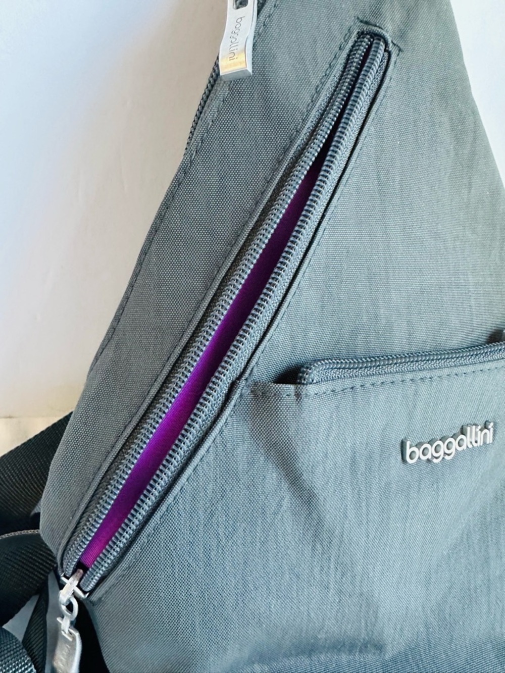 Baggallini Mini Sling 12 X 7 Crossbody - Picture 2 of 3